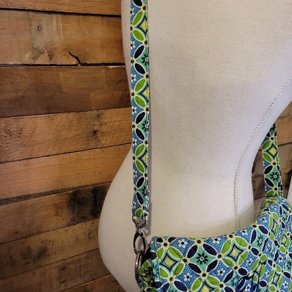 Vera Bradley large cross body purse with embroidered Initial H - Picture 6 of 11